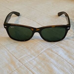 Rayban RB2132